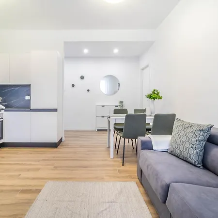 Cr-home - Di 55mq Con Arredi Di Design شقة